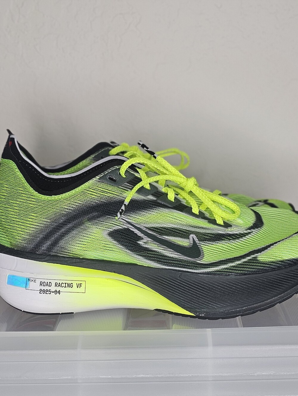 Nike ZoomX Vaporfly Next 4 Black Volt White IM8068-999 Men's Size 6.5 NWOB